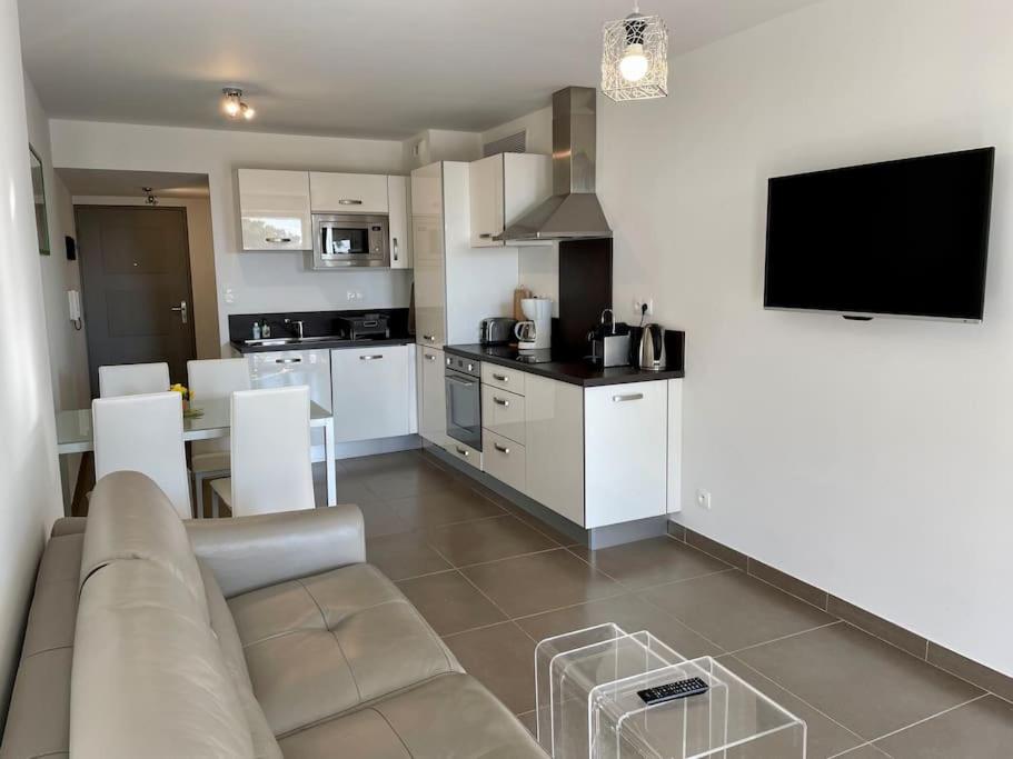 17 - Appartement Neuf, Parking Terrasse Et Jolie Vue Бандоль Экстерьер фото